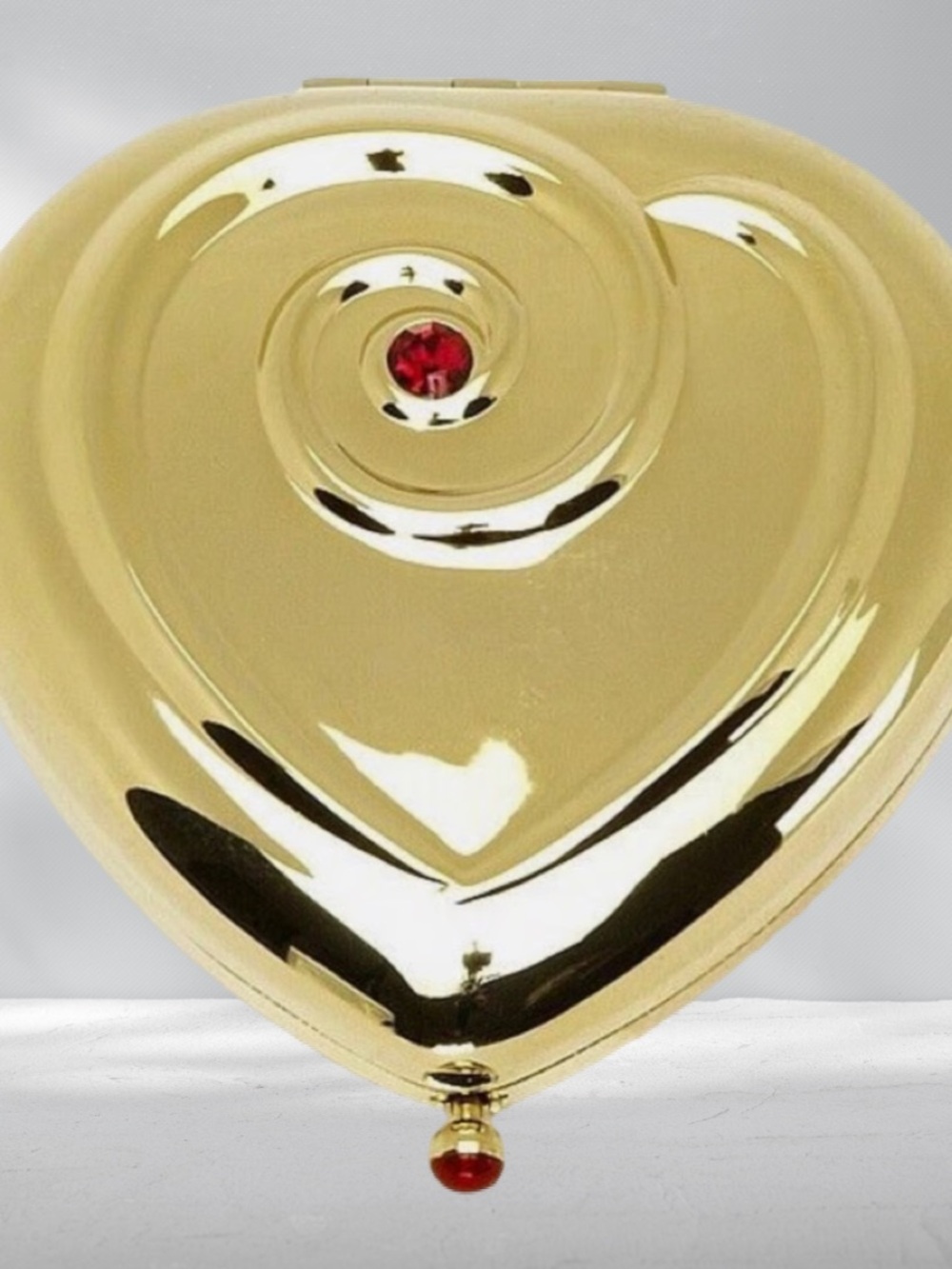 Estée Lauder “ Hearts of Gold” Vintage Powder Compacr